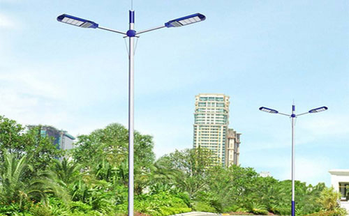 伊犁太阳能路灯地脚螺栓规格：防止倾倒的关键