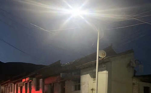 农村院子里最适合的伊犁太阳能路灯亮度与安装要点 农村院子里最适合的伊犁太阳能路灯亮度与安装要点