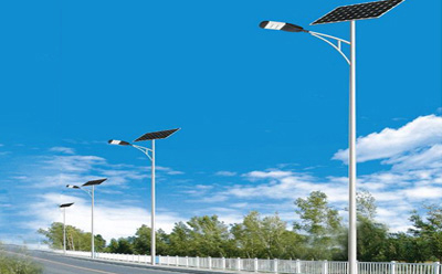 农村道路装伊犁太阳能路灯选多大瓦数实测